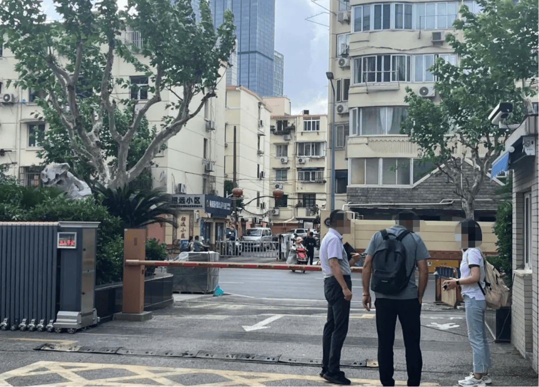 皇冠信用在线注册
_20.03万元/平方米!浙商大佬女儿在上海竞得国内“单价地王”皇冠信用在线注册
,公司工作人员低调现身土拍大楼,“不好意思,无可奉告”