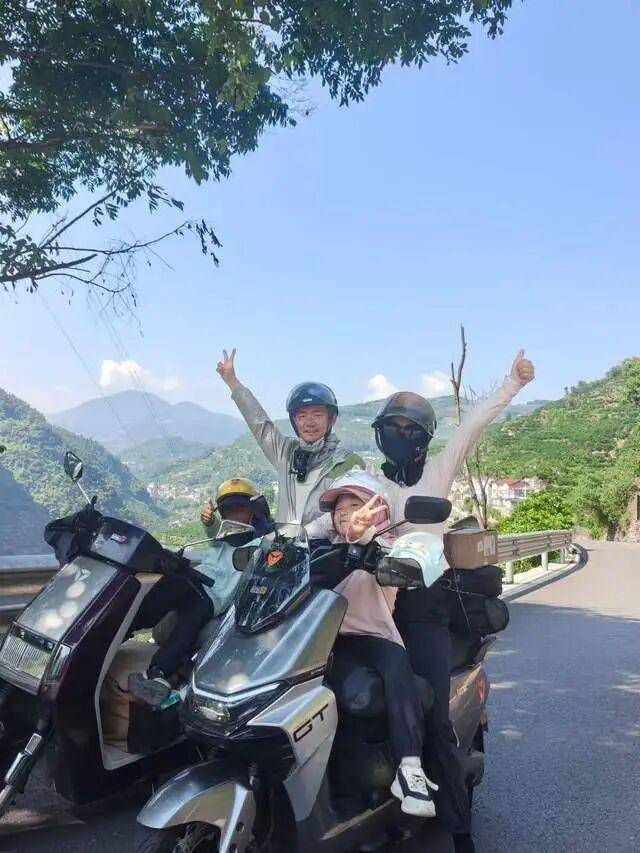 金浦vs全罗南道天龙_骑电瓶车带两娃跨越2000公里!安徽一家四口17天抵达成都金浦vs全罗南道天龙,本人回应:用喜爱的方式带孩子看世界