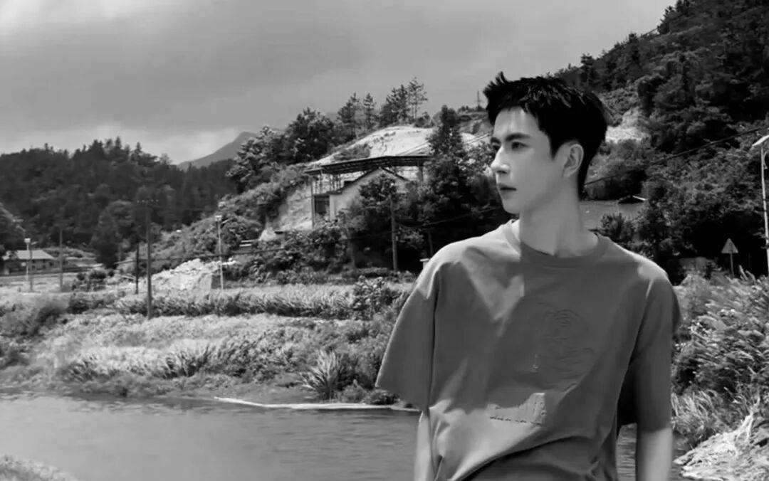 皇冠足球平台代理_请让于朦胧安息皇冠足球平台代理,别再散布谣言和阴谋论了 | 新京报快评