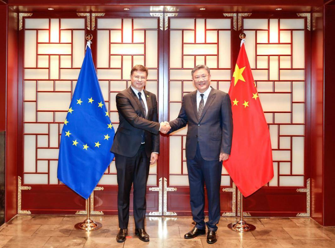 皇冠信用网需要押金吗_荷兰和欧盟轮番上阵皇冠信用网需要押金吗，中欧通话两小时，要求中国恢复芯片和稀土供应，中方态度强硬