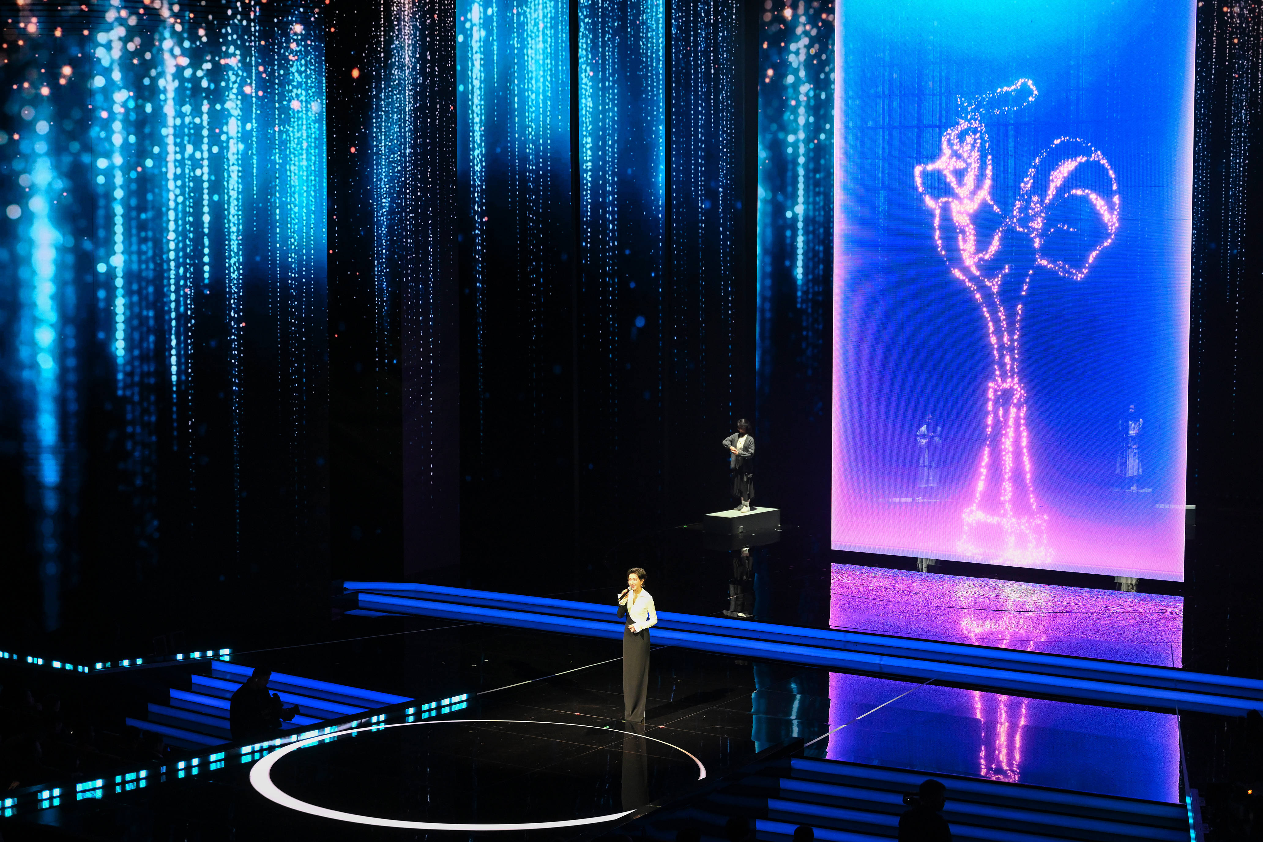 介绍个信用网网址_2025年中国金鸡百花电影节开幕