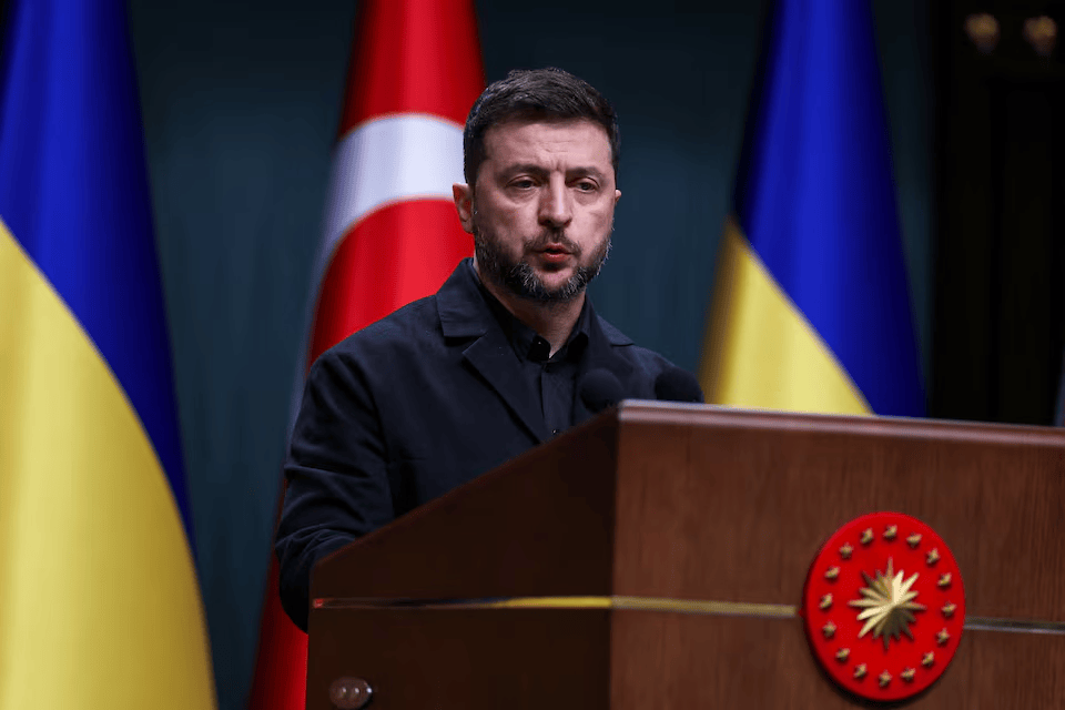 皇冠信用网最高占成_泽连斯基与德法英元首通话：确保美方和平计划考虑乌方底线