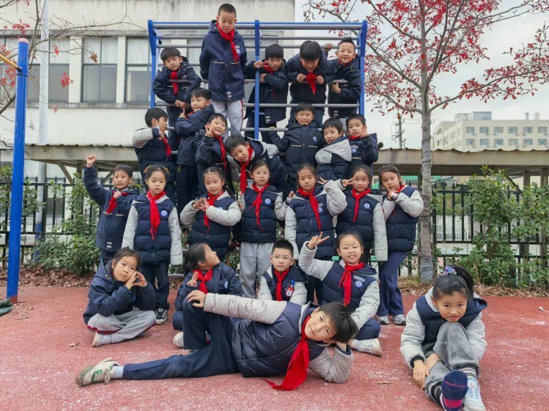 皇冠信用网注册_杭州小学女生躲在厕所偷偷哭皇冠信用网注册，医生建议休学！没想到2个月来，她一节课没落下！“原来除了爸爸妈妈，还有那么多人爱我”