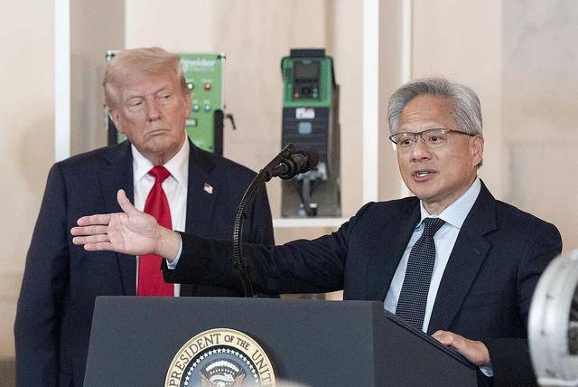 租用足球平台
_最后时刻租用足球平台
,黄仁勋挤上飞向北京的“空军一号”